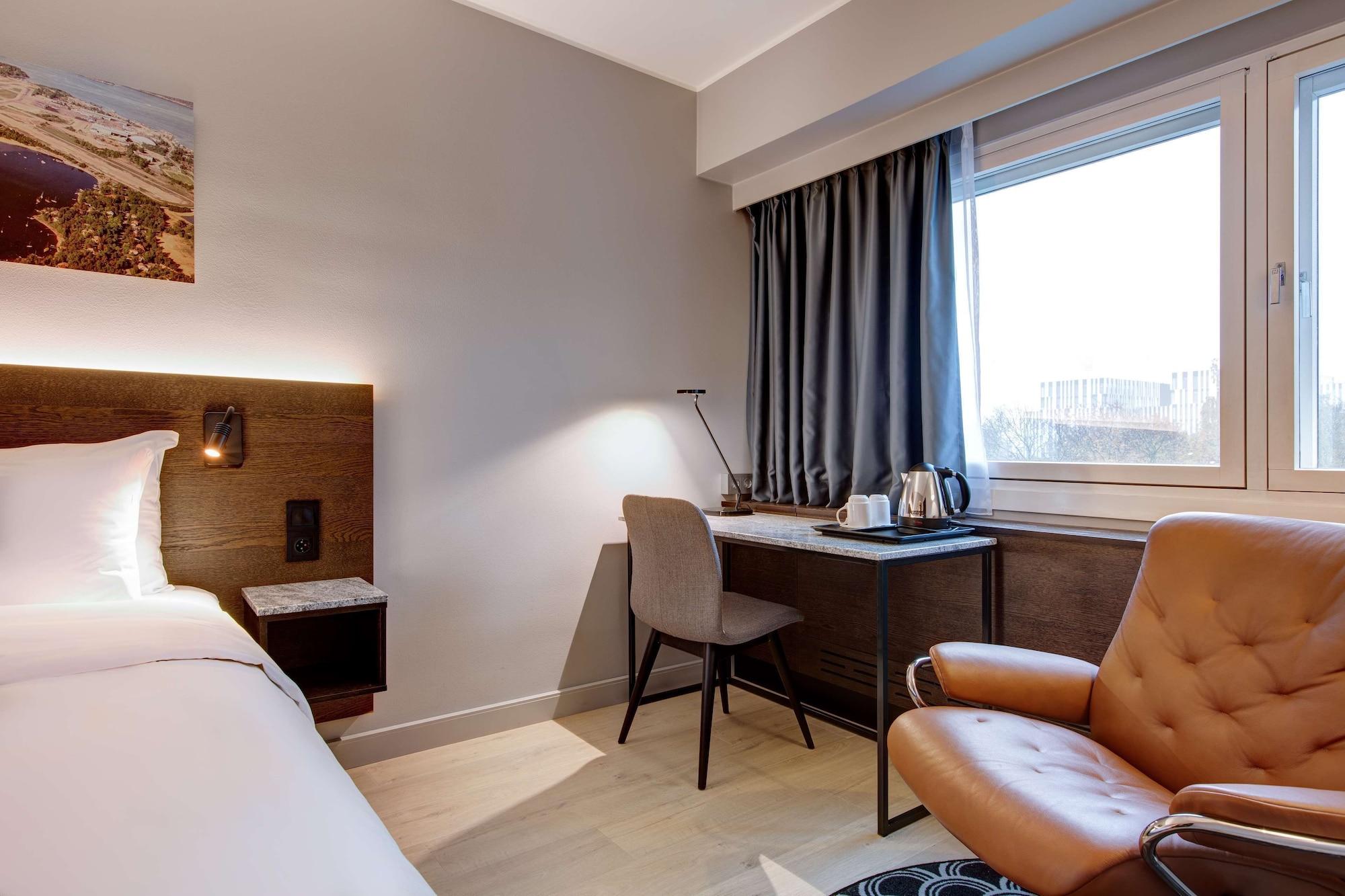 Radisson Blu Park Hotel, Oslo Форнебю Екстериор снимка