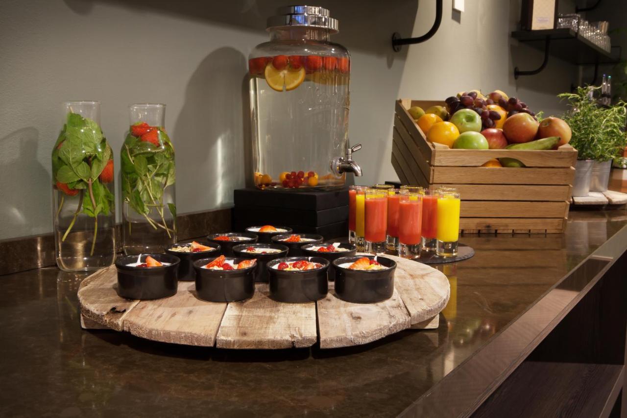 Radisson Blu Park Hotel, Oslo Форнебю Екстериор снимка