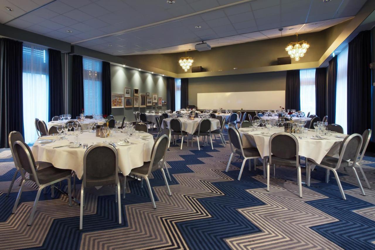 Radisson Blu Park Hotel, Oslo Форнебю Екстериор снимка