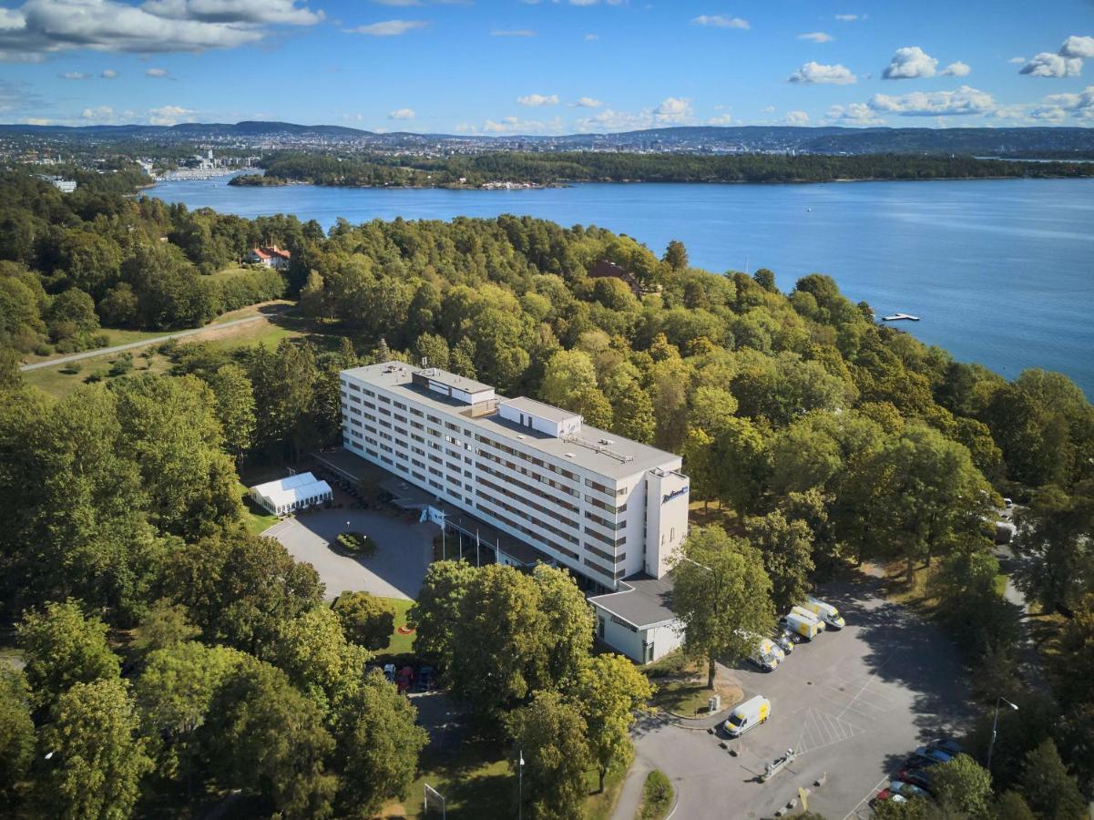 Radisson Blu Park Hotel, Oslo Форнебю Екстериор снимка